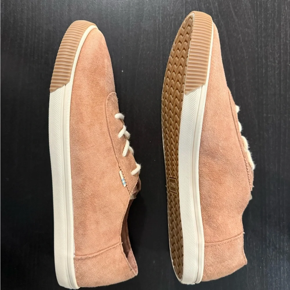TOMS Nubuck Sneakers Pink Pig Caramel Suede Size 7 NEW With Tags - Picture 3 of 5